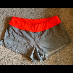 XL North Face athletic shorts
